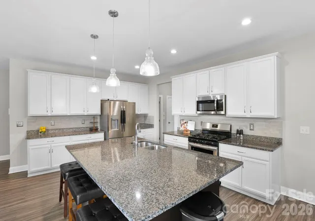 4th image of 258 Crystal Heights Dr, Hendersonville, NC 28739 | MLS# 4345457