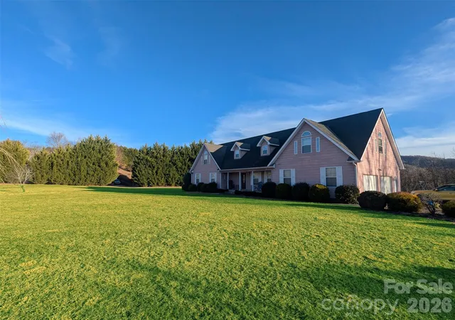 Homes for sale in Canton, NC | 130 Crestview St, Canton, NC 28716 | MLS# 4345646