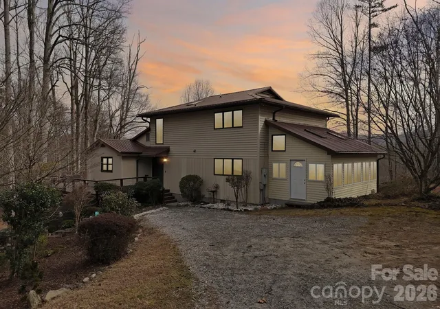 47th image of 623 Owensby Rd, Hendersonville, NC 28792 | MLS# 4345844