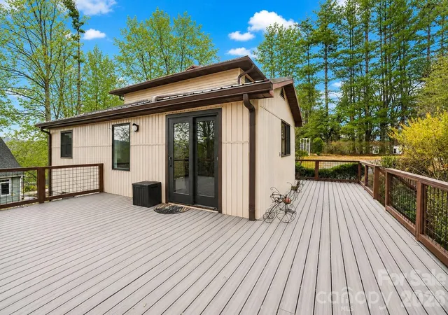 3rd image of 623 Owensby Rd, Hendersonville, NC 28792 | MLS# 4345844