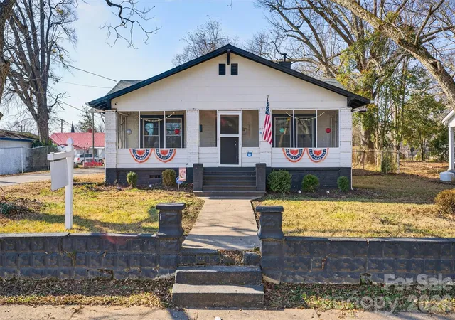 Homes for sale in Gaffney, SC | 121 Holland St, Gaffney, SC 29341 | MLS# 4346249