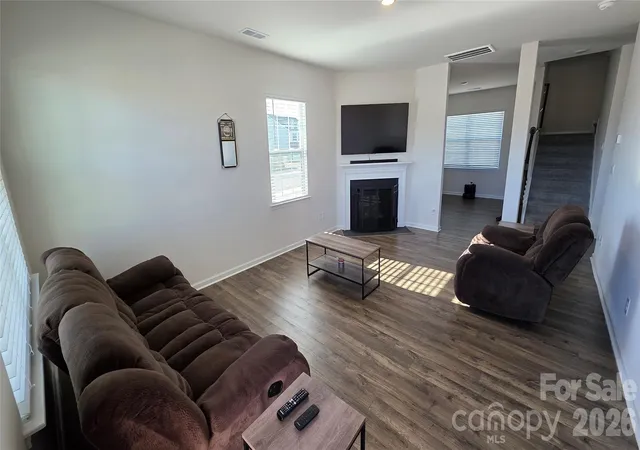 Photo 3 of Single family home for sale at 9404 Ketchum Dr, Gastonia, NC 28056 | MLS# 4346479 | Listing updated on 2026-08-22