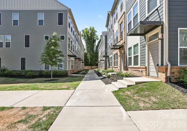 3rd image of 5005 Sovereignty Ct, Charlotte, NC 28205 | MLS# 4346589
