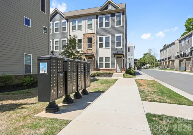 4th image of 5005 Sovereignty Ct, Charlotte, NC 28205 | MLS# 4346589