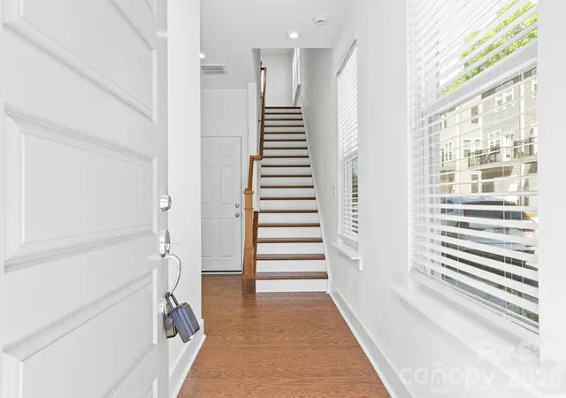 5th image of 5005 Sovereignty Ct, Charlotte, NC 28205 | MLS# 4346589