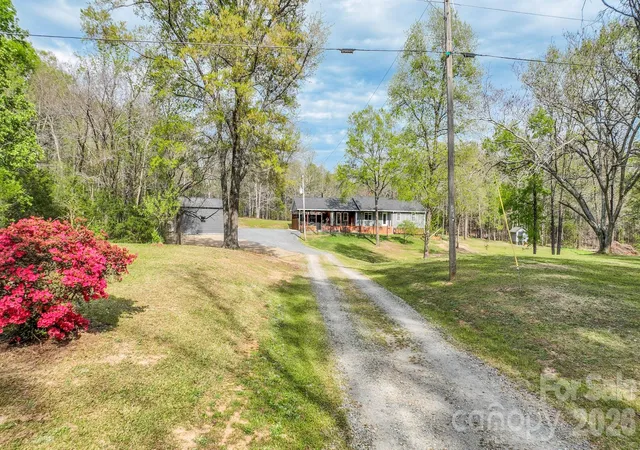 Homes for sale in Marshville, NC | 1925 Sojourn Rd, Marshville, NC 28103 | MLS# 4346673