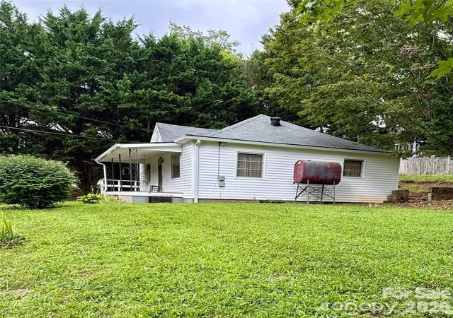 3rd image of 90 Tremont St, Asheville, NC 28806 | MLS# 4346715