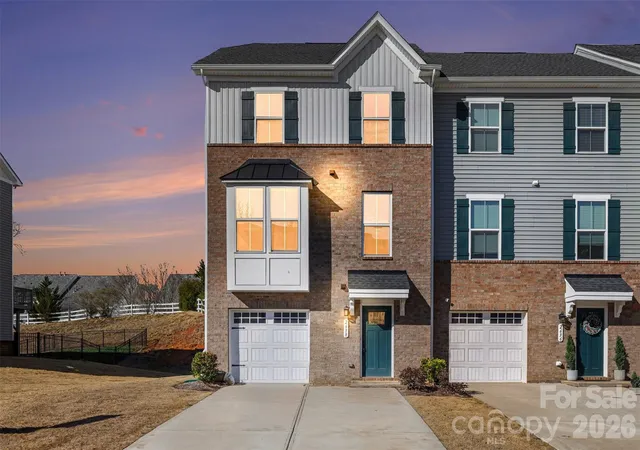 Homes for sale in Fort Mill, SC | 2638 Grantham Pl Dr, Fort Mill, SC 29715 | MLS# 4346930