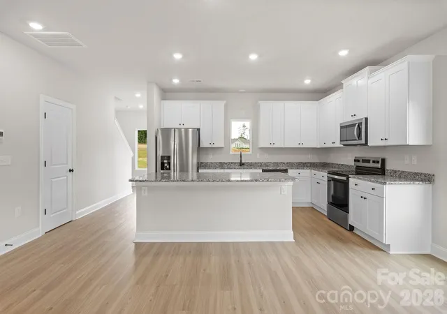 5th image of 6710 Fairford Dr, Charlotte, NC 28215 | MLS# 4347177