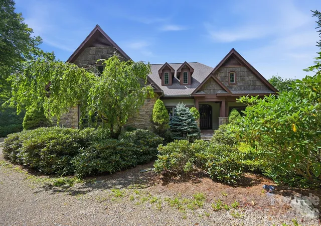 Photo 1 of Single family home for sale at 1226 Grouse Moor Dr, Sugar Mountain, NC 28604 | MLS# 4347212 | Listing updated on 2026-09-25
