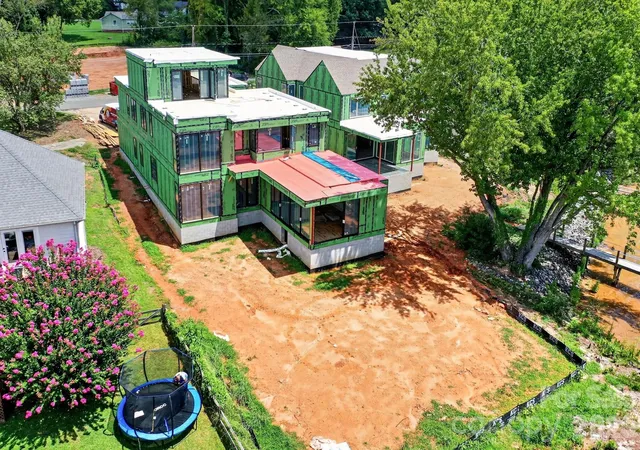 Photo 4 of Single family home for sale at 21506 Rio Oro Dr, Cornelius, NC 28031 | MLS# 4347482 | Listing updated on 2026-08-19