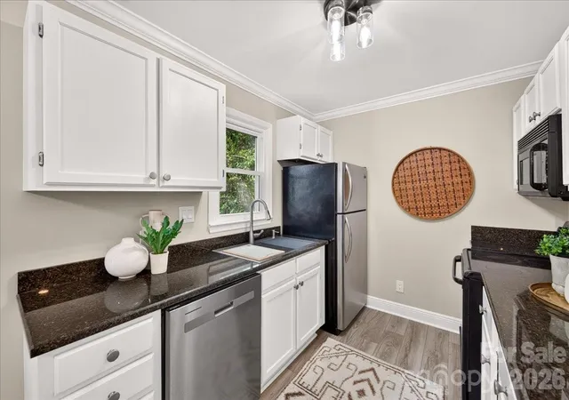 Photo 3 of Condo for sale at 430 Queens Rd #221, Charlotte, NC 28207 | MLS# 4347540 | Listing updated on 2026-09-30