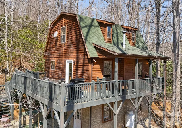Photo 2 of Single family home for sale at 41 Gold Anchor Ln, Black Mountain, NC 28711 | MLS# 4347590 | Listing updated on 2026-09-30