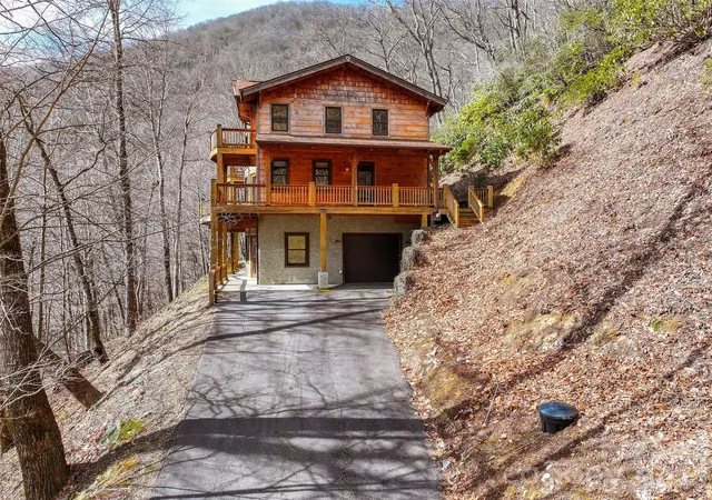 Homes for sale in Maggie Valley, NC | 173 Heavenview Pt, Maggie Valley, NC 28751 | MLS# 4347657