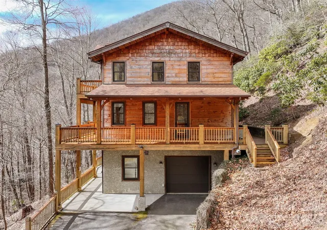 Homes for sale in Maggie Valley, NC | 173 Heavenview Pt, Maggie Valley, NC 28751 | MLS# 4347657