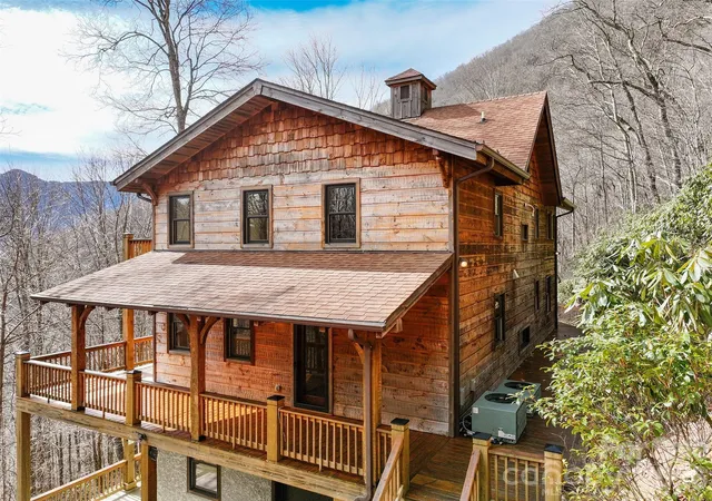 Homes for sale in Maggie Valley, NC | 173 Heavenview Pt, Maggie Valley, NC 28751 | MLS# 4347657
