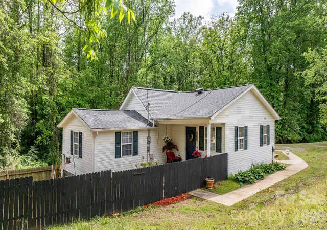 2nd image of 625 Milton Ave Sw, Valdese, NC 28690 | MLS# 4347687
