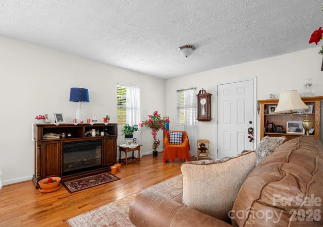 Photo 3 of Single family home for sale at 625 Milton Ave Sw, Valdese, NC 28690 | MLS# 4347687 | Listing updated on 2026-08-31