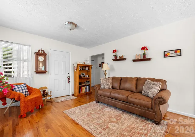 Photo 4 of Single family home for sale at 625 Milton Ave SW, Valdese, NC 28690 | MLS# 4347687 | Listing updated on 2026-10-08