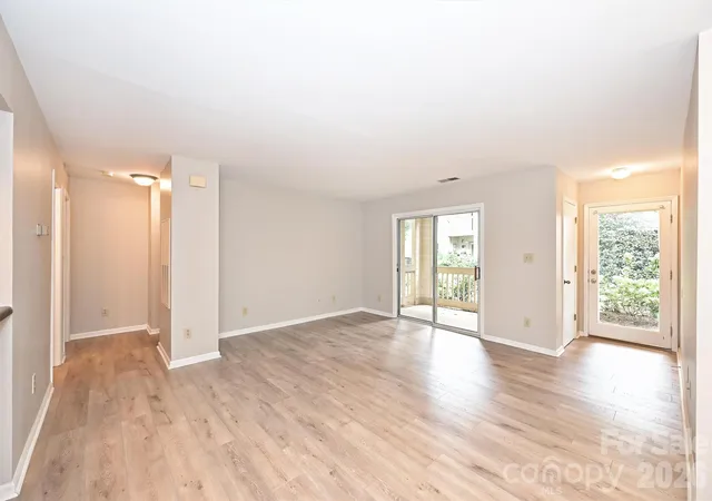 4th image of 1031 Churchill Downs Ct, Charlotte, NC 28211