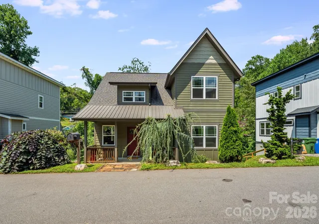 Photo 3 of Single family home for sale at 35 Emmett Ln, Asheville, NC 28806 | MLS# 4348992 | Listing updated on 2026-10-22