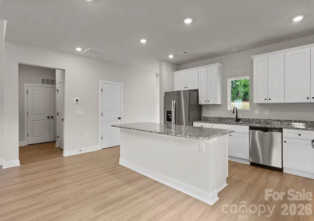 5th image of 6734 Fairford Dr, Charlotte, NC 28215 | MLS# 4349040