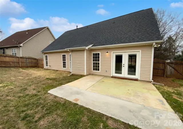 Photo 4 of Single family home for sale at 7508 Free Ct, Charlotte, NC 28216 | MLS# 4349140 | Listing updated on 2026-09-22