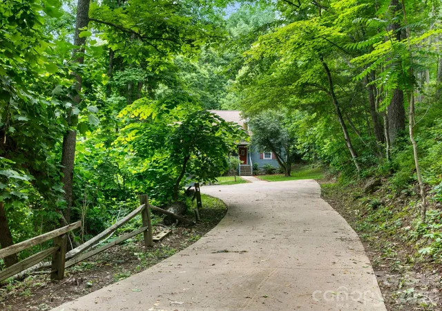Photo 4 of Single family home for sale at 44 Leisure Mountain Rd, Asheville, NC 28804 | MLS# 4349141 | Listing updated on 2026-10-02