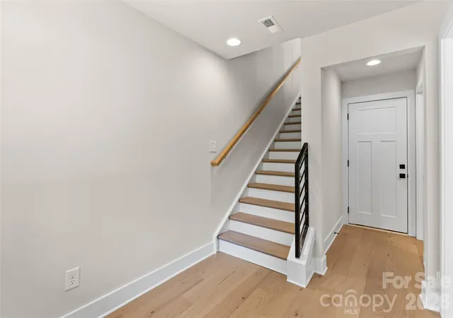 4th image of 6017 Irwins Branch Dr, Charlotte, NC 28217 | MLS# 4349168