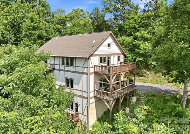 Listing Photo 4 - Condo for sale in building located at 5 Lila Ln, Clyde, NC 28721 - Unit #B
