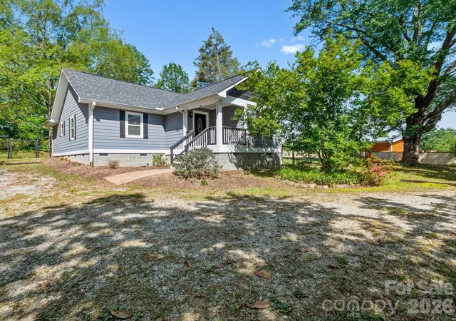 Photo 3 of Single family home for sale at 3333 Chimney Rock Rd, Hendersonville, NC 28792 | MLS# 4349210 | Listing updated on 2026-09-03