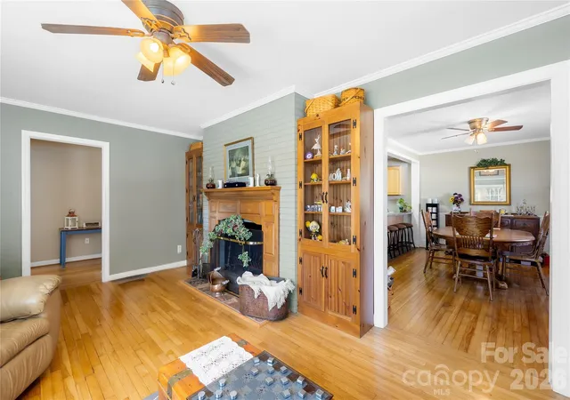 Photo 2 of Single family home for sale at 1912 Old W Ln, Gastonia, NC 28052 | MLS# 4349351 | Listing updated on 2026-08-21