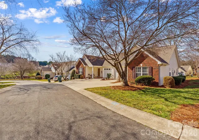 1st image of 143 Ashwood Ln, Mooresville, NC 28117 | MLS# 4349646