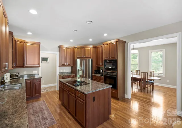5th image of 405 Mistletoe Trl, Hendersonville, NC 28791 | MLS# 4349682
