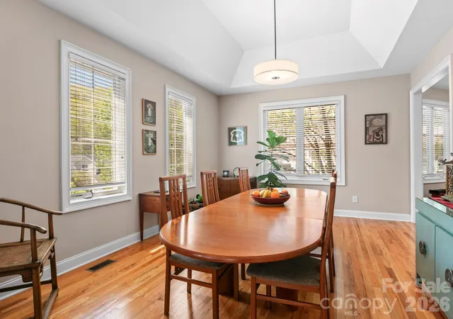 4th image of 405 Mistletoe Trl, Hendersonville, NC 28791 | MLS# 4349682