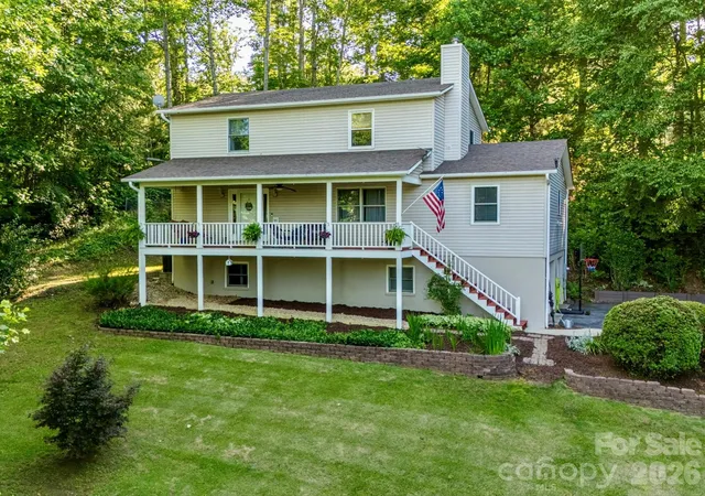 Homes for sale in Fairview, NC | 26 Morrow Dr, Fairview, NC 28730 | MLS# 4349703