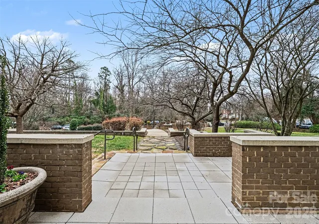 Homes for sale in Charlotte, NC | 3276 Park Rd, Charlotte, NC 28209