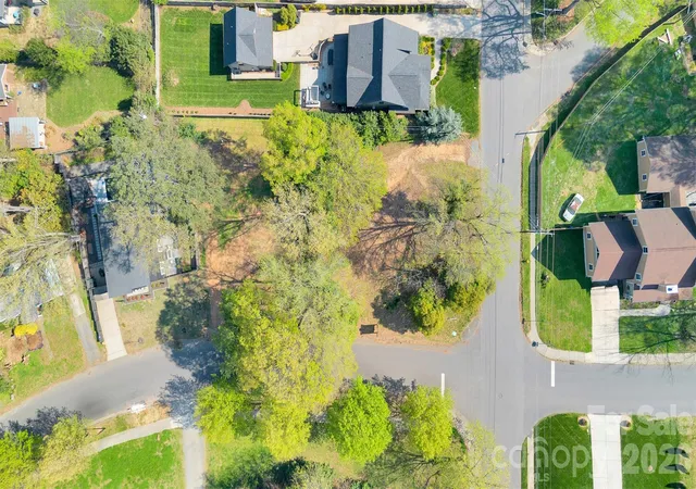2nd image of 721 E 28th St, Charlotte, NC 28205 | MLS# 4349786
