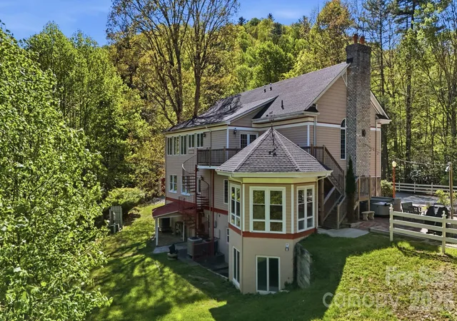 Photo 3 of Single family home for sale at 1644 Broadstone Rd, Banner Elk, NC 28604 | MLS# 4349830 | Listing updated on 2026-09-03