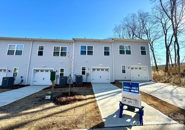 Photo 3 of Sale Pending at 6213 Kimball Ct #40, Charlotte, NC 28216 | MLS# 4349964 | Listing updated on 2026-08-05