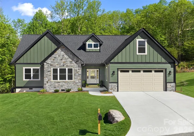 2nd image of 399 Crystal Heights Dr, Hendersonville, NC 28739 | MLS# 4349975