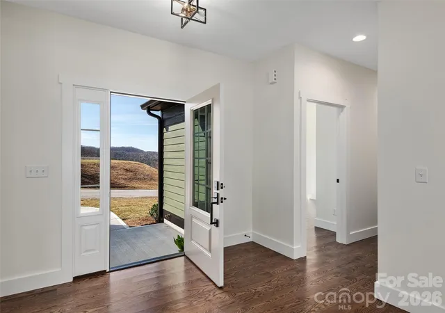 4th image of 399 Crystal Heights Dr, Hendersonville, NC 28739 | MLS# 4349975