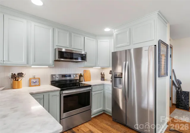2nd image of 61 Creekside Wy, Burnsville, NC 28714