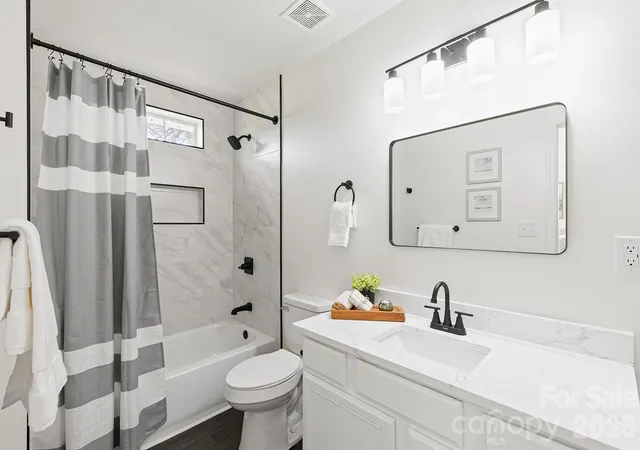 5th image of 913 Tennyson Dr, Charlotte, NC 28208 | MLS# 4350149