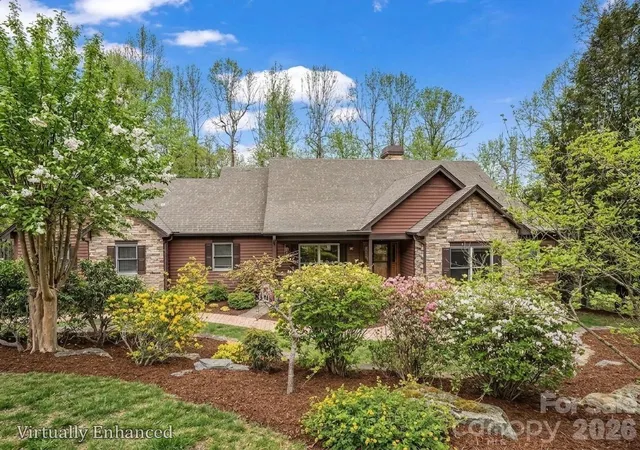 Photo 3 of Single family home for sale at 140 Mount Hebron Rd, Hendersonville, NC 28739 | MLS# 4350162 | Listing updated on 2026-09-02