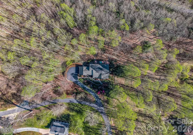 Photo 4 of Single family home for sale at 140 Mount Hebron Rd, Hendersonville, NC 28739 | MLS# 4350162 | Listing updated on 2026-09-02