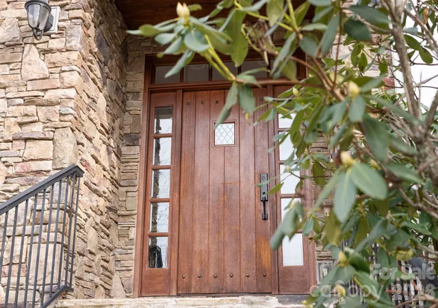 Photo 3 of Single family home for sale at 19 Angler Trl, Asheville, NC 28803 | MLS# 4350283 | Listing updated on 2026-09-13
