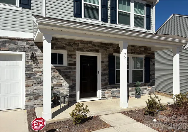 Photo 3 of Single family home for sale at 195 Batten Ridge Dr, Statesville, NC 28677 | MLS# 4350454 | Listing updated on 2026-09-15