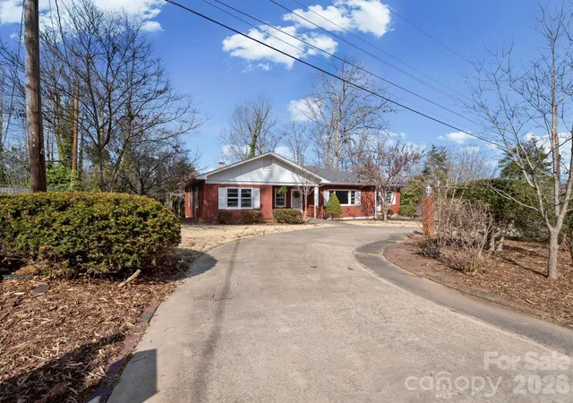 Photo 1 of Single family home for sale at 204 Fernwood Dr, Rutherfordton, NC 28139 | MLS# 4350557 | Listing updated on 2026-09-29