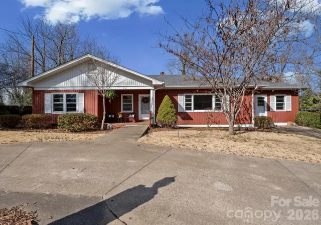 Photo 2 of Single family home for sale at 204 Fernwood Dr, Rutherfordton, NC 28139 | MLS# 4350557 | Listing updated on 2026-09-29